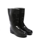 A pair of shiny black safetyshoeboots with ridged detailing around the upper part and textured soles for better grip. The boots are standing upright on a white background, designed for protection against wet conditions. Agarson safety gumboot 'virat'